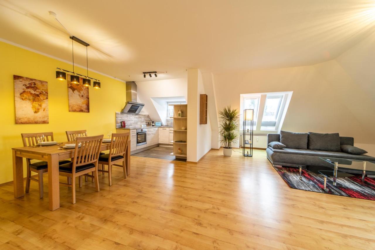 Moderne Dachgeschosswohnung - Parkplatz - Netflix Coburg Zewnętrze zdjęcie
