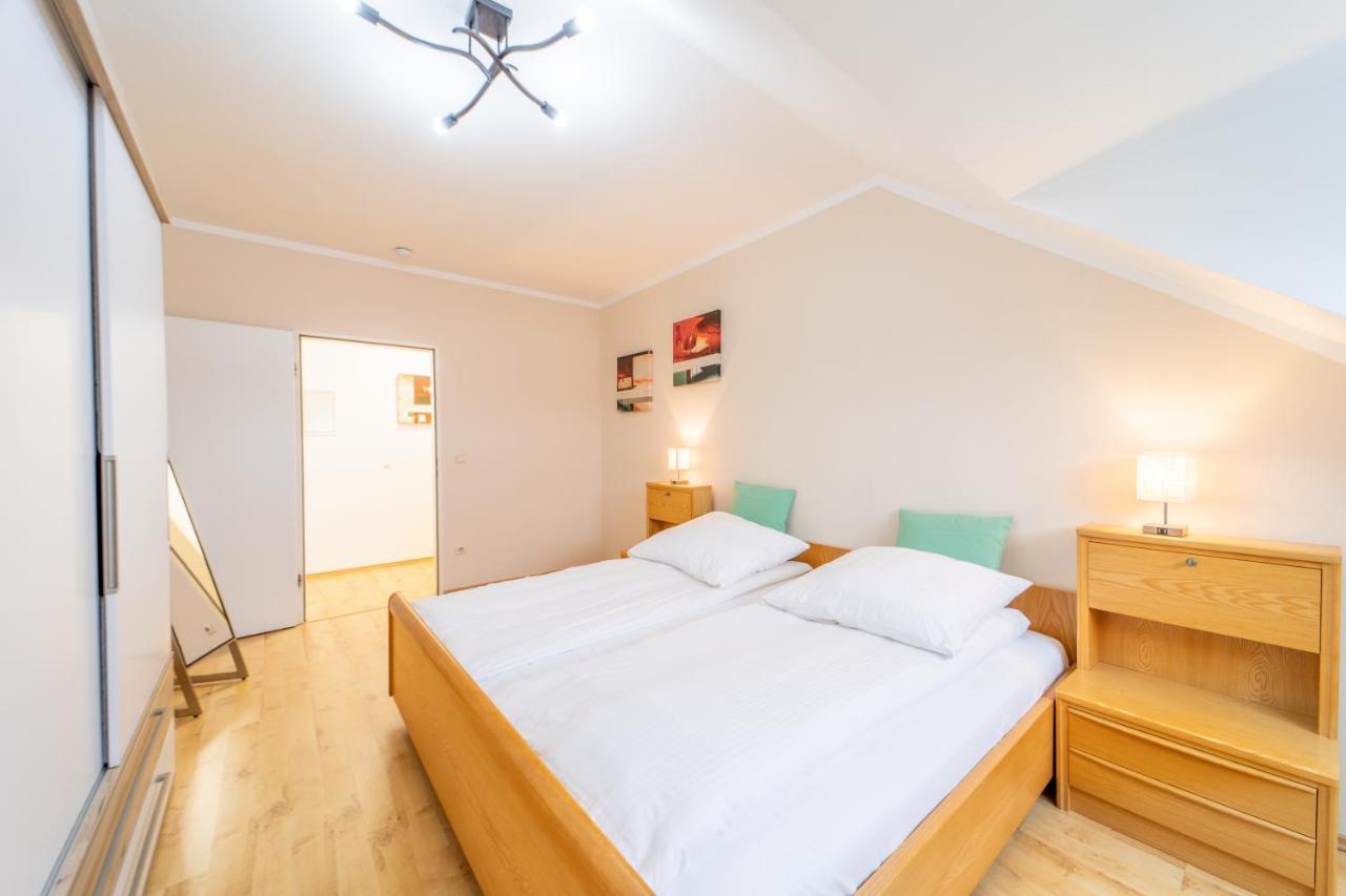 Moderne Dachgeschosswohnung - Parkplatz - Netflix Coburg Zewnętrze zdjęcie